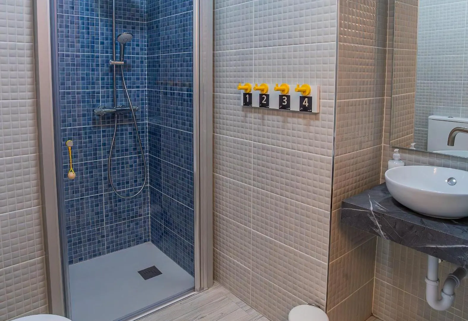 Hostel Aptc Etxea Vitoria-Gasteiz Spain