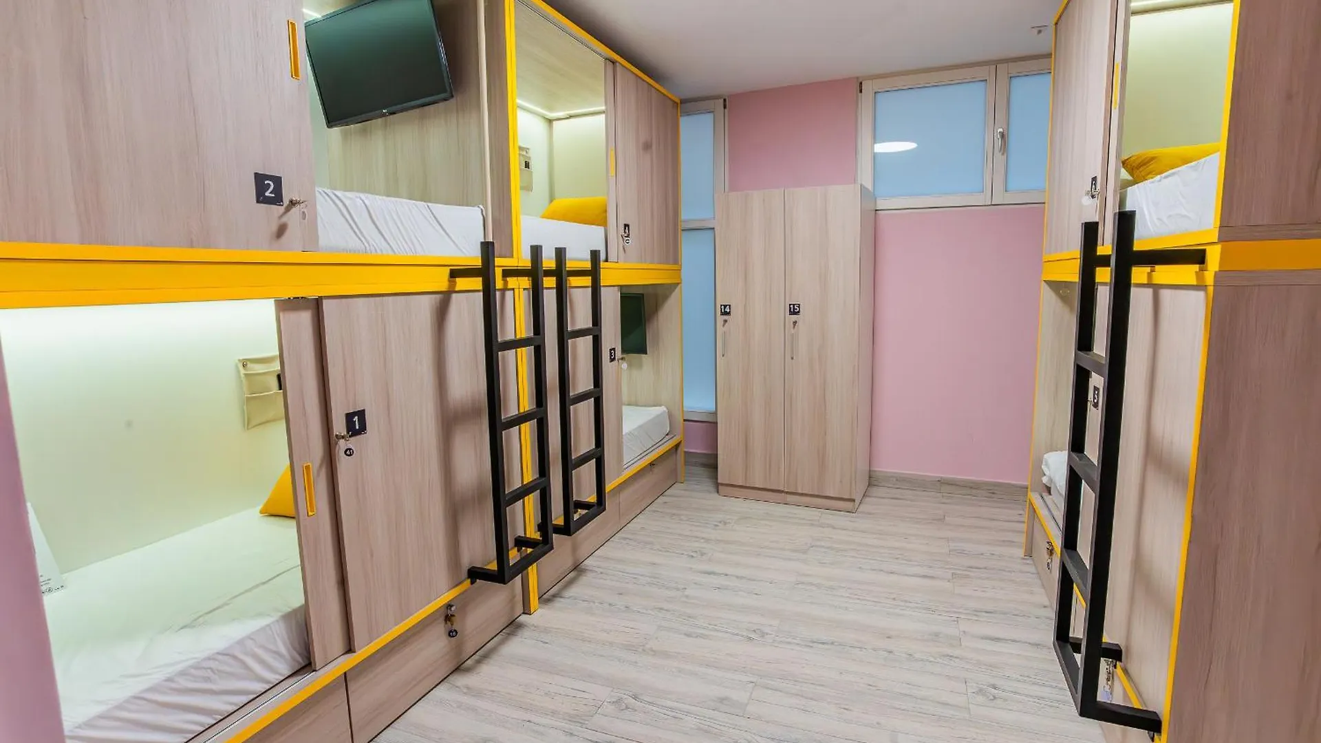 Aptc Etxea Vitoria-Gasteiz Hostel