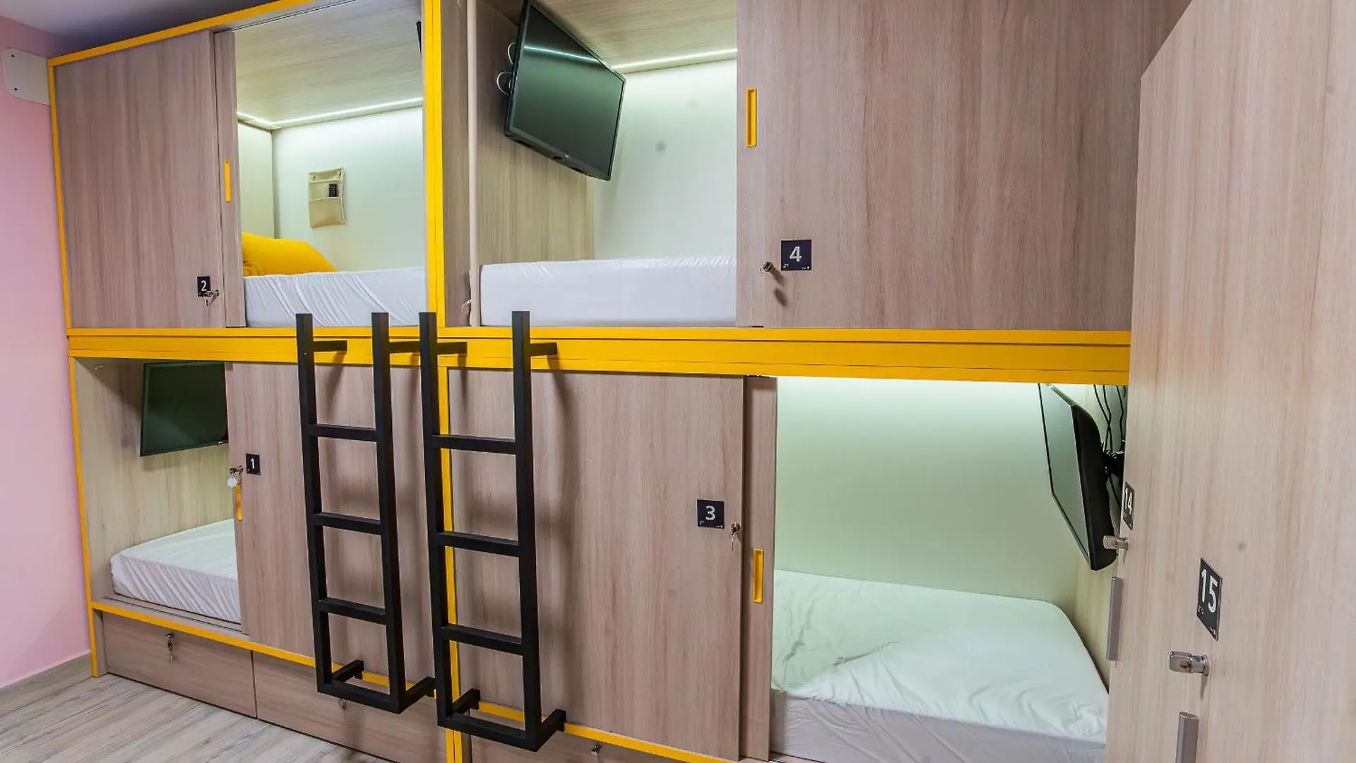 Hostel Aptc Etxea Vitoria-Gasteiz Spain
